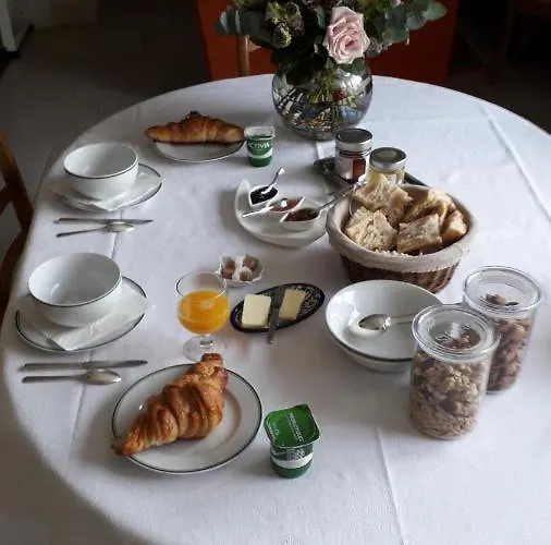 D'hotes - La Maison De Jane Bed and Breakfast 3*